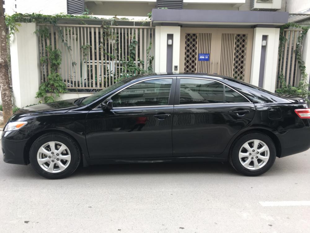 Toyota Camry LE 2.5 2010 - Bán xe Toyota Camry LE đời 2010, màu đen, xe nhập 