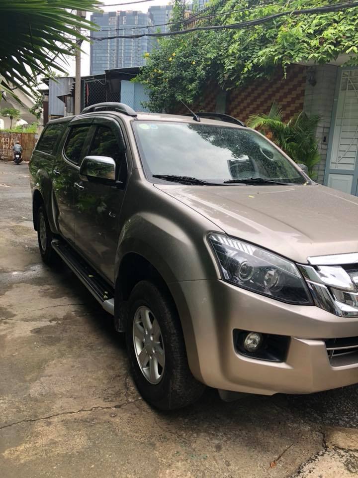 Isuzu Dmax 2.5MT 2016 - Cần bán xe Isuzu Dmax 2016 số sàn, máy dầu, nhà trùm mền 