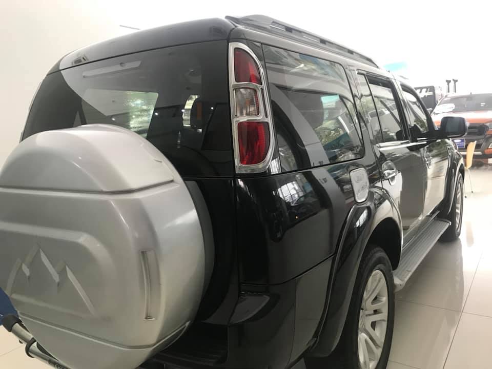 Ford Everest MT 2013 - Cần bán xe Ford Everest MT đời 2013, màu đen giá thỏa thuận hỗ trợ vay ngân hàng, Hotline 0901267855