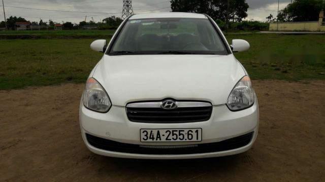 Hyundai Verna 1.4MT 2008 - Cần bán gấp Hyundai Verna 1.4MT đời 2008, màu trắng chính chủ giá cạnh tranh