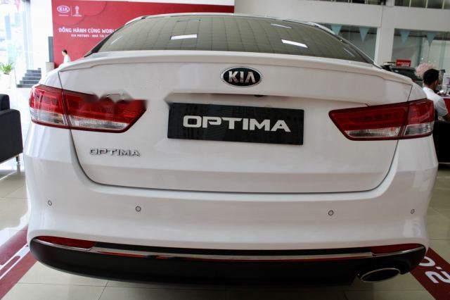 Kia Optima 2.0 AT 2018 - Bán xe Kia Optima 2.0 AT đời 2018, màu trắng, giá chỉ 772 triệu