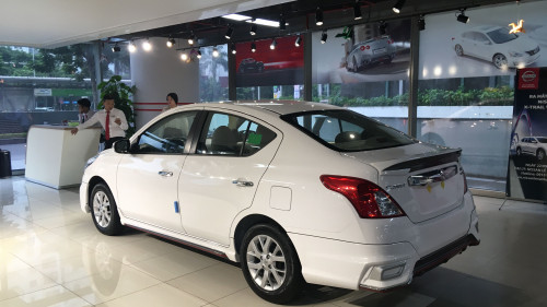 Nissan Sunny   1.5 AT  2018 - Cần bán Nissan Sunny 1.5 AT sản xuất 2018, màu trắng