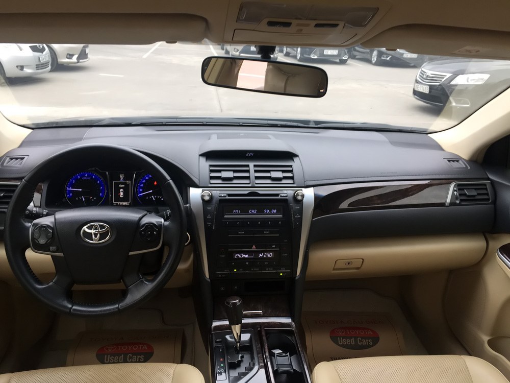 Toyota Camry 2.0E 2015 - 270 triệu có ngay Toyota Camry 2.0E năm 2015, màu đen 