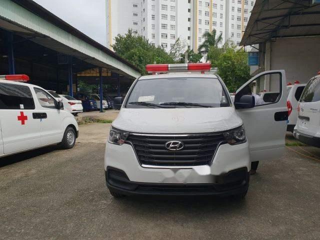 Hyundai Starex 2018 - Cần bán Hyundai Starex năm sản xuất 2018, màu trắng, xe nhập 