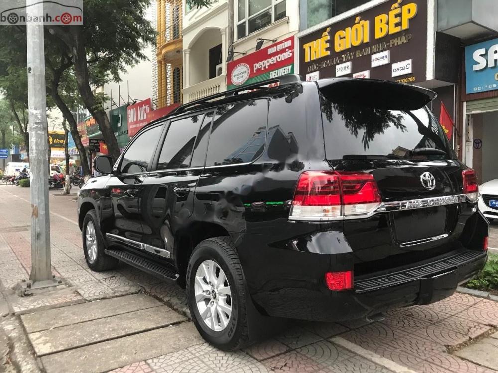 Toyota Land Cruiser 5.7 V8 2015 - Cần bán xe Toyota Land Cruiser 5.7 V8 2015, màu đen, xe nhập như mới