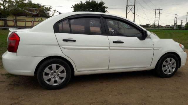 Hyundai Verna 1.4MT 2008 - Cần bán gấp Hyundai Verna 1.4MT đời 2008, màu trắng chính chủ giá cạnh tranh