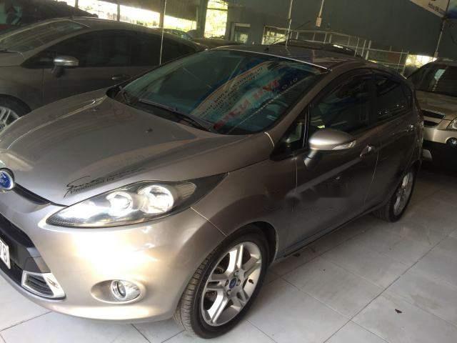 Ford Fiesta  1.6AT 2011 - Cần bán gấp Ford Fiesta 1.6AT đời 2011 xe gia đình, giá tốt