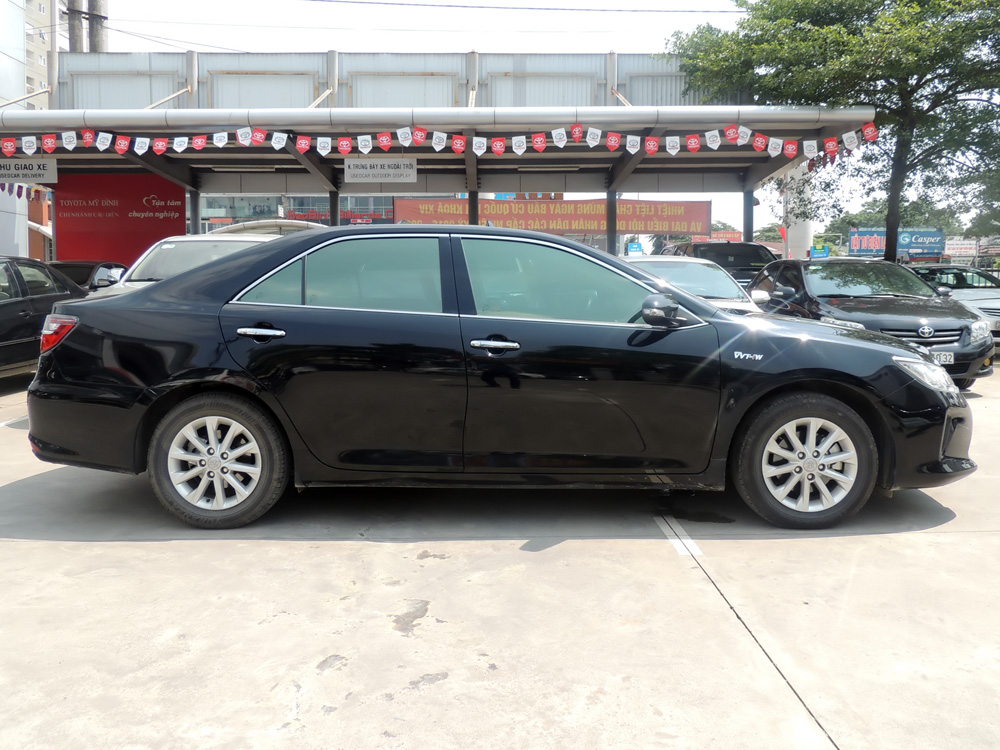 Toyota Camry 2.0E 2015 - 270 triệu có ngay Toyota Camry 2.0E năm 2015, màu đen 