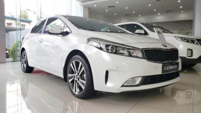 Kia Cerato   1.6 AT 2018 - Bán ô tô Kia Cerato sản xuất 2018, màu trắng, nhập khẩu, giá tốt