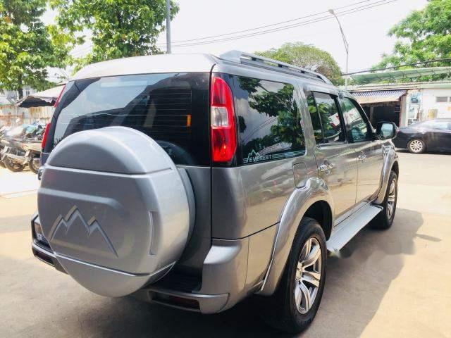 Ford Everest    2011 - Cần bán Ford Everest năm sản xuất 2011, màu xám giá cạnh tranh