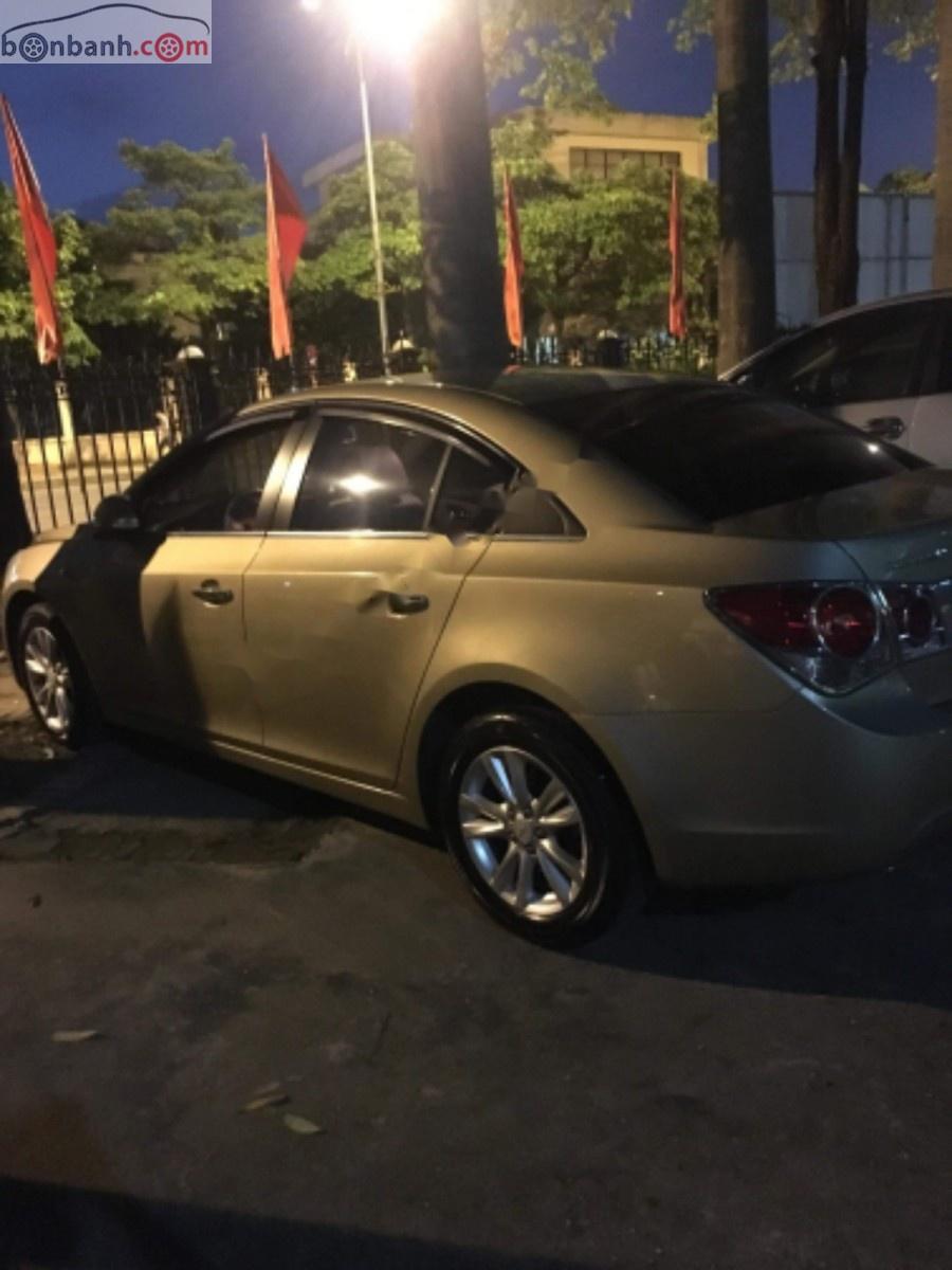 Chevrolet Cruze 2015 - Bán Chevrolet Cruze đời 2015, màu vàng cát, chính chủ giá cạnh tranh