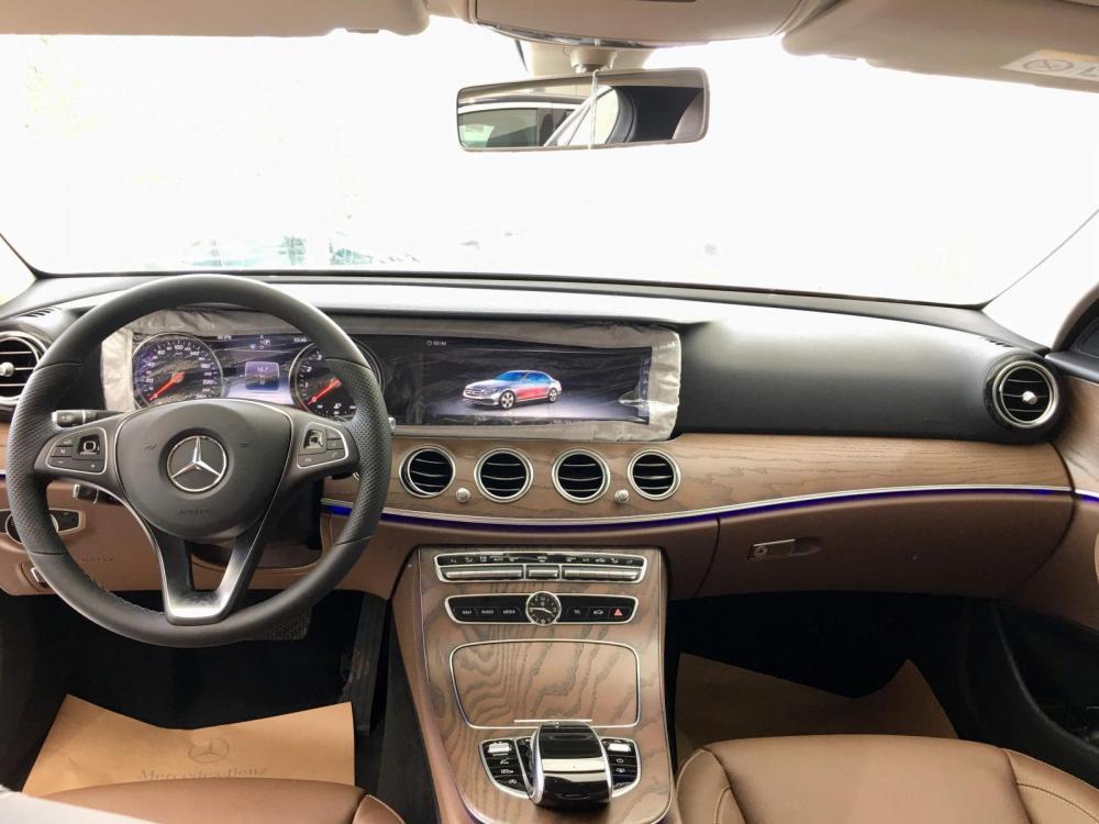 Mercedes-Benz E class E200 2018 - Bán Mercedes E200 năm 2018 mới, đủ màu, giao xe toàn quốc