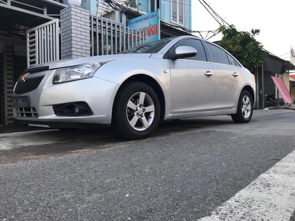 Chevrolet Cruze 2011 - Cần bán xe Chevrolet Cruze đời 2011, màu bạc, 315tr