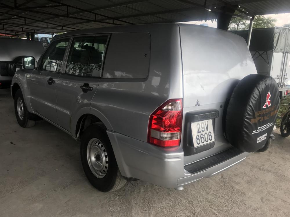 Mitsubishi Pajero 3.0 2004 - Cần bán lại xe Mitsubishi Pajero sản xuất 2004, màu bạc, giá tốt