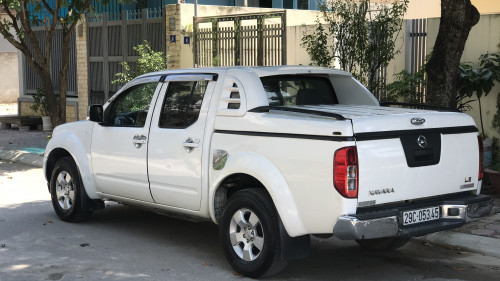 Nissan Navara  2.5 MT  2011 - Cần bán Nissan Navara 2.5 MT đời 2011, màu trắng 
