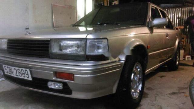 Nissan Bluebird MT 1989 - Cần bán gấp Nissan Bluebird MT đời 1989, xe nhập, máy êm