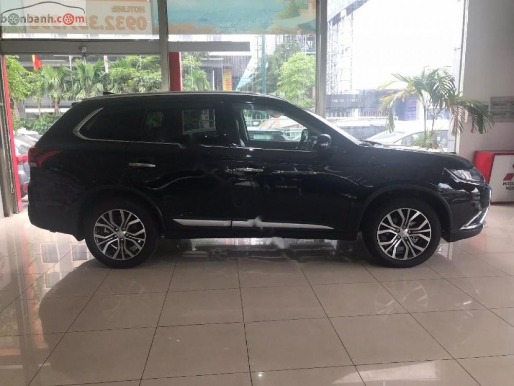 Mitsubishi Outlander 2.4 CVT Premium 2018 - Bán Mitsubishi Outlander 2.4 CVT Premium sản xuất 2018, màu đen