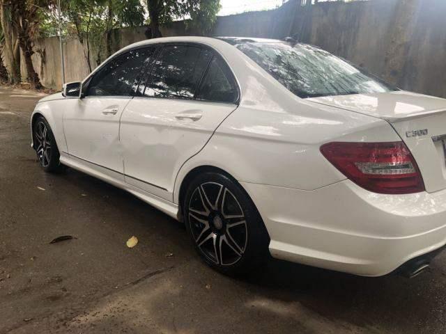 Mercedes-Benz C class  C300 AMG Plus  2013 - Bán ô tô Mercedes C300 AMG Plus đời 2013, màu trắng còn mới