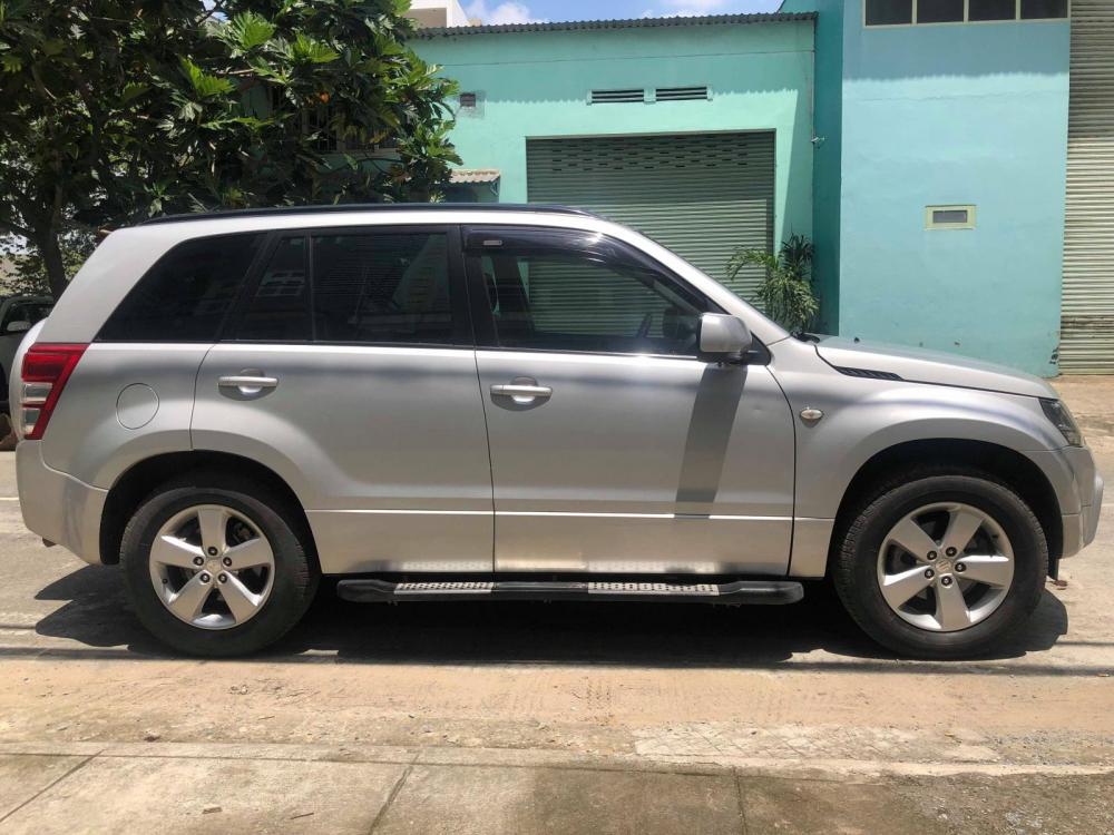 Suzuki Grand vitara AWD 2011 - Bán ô tô Suzuki Grand Vitara AWD năm 2011, màu bạc, xe nhập Japan 100%