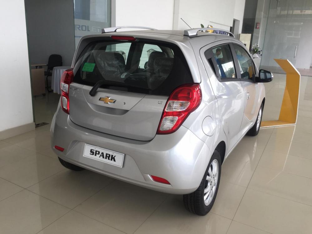 Chevrolet Spark Lt 2018 - Bán Chevrolet Spark - Giá cực ưu đãi trong tháng 11, vay trả góp lên tới 85%, hỗ trợ làm thủ tục lăn bánh. LH 0964.280.769