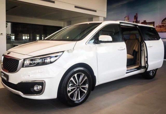 Kia Sedona   2.2L DATH   2018 - Bán Kia Sedona 2.2L DATH đời 2018, màu trắng giá tốt