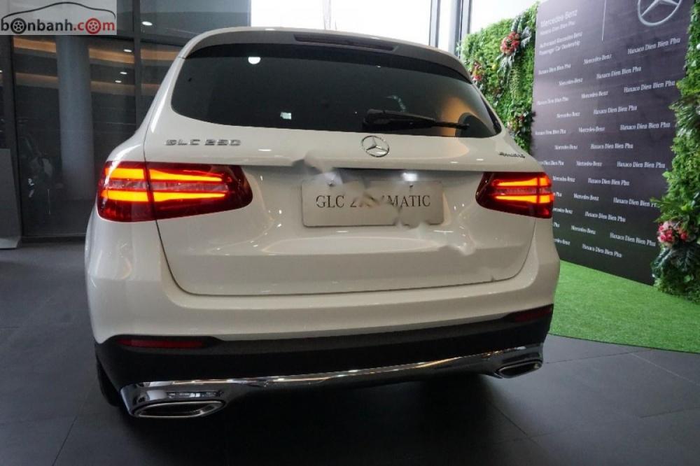 Mercedes-Benz GLC-Class GLC 250 4Matic 2018 - Bán Mercedes GLC 250 4Matic đời 2018, màu trắng