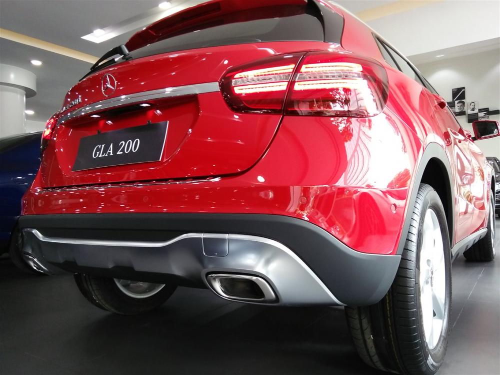 Mercedes-Benz GLA-Class GLA200 2017 - Bán xe Mercedes GLA200 đời 2017 mới, màu đỏ, xe nhập, giao xe toàn quốc