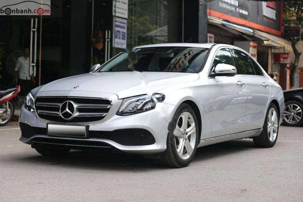 Mercedes-Benz E class E250 AMG 2016 - Showroom Sơn Tùng bán Mercedes E250 AMG đời 2016, màu bạc