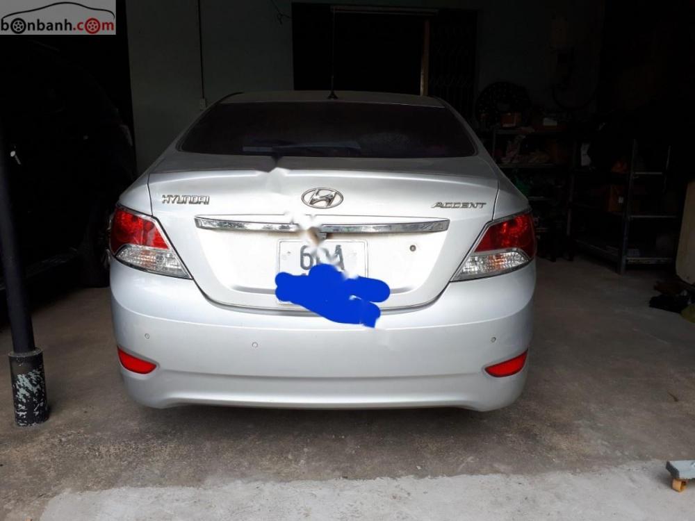 Hyundai Accent 2011 - Bán xe cũ Hyundai Accent năm sản xuất 2011, màu bạc, xe nhập như mới