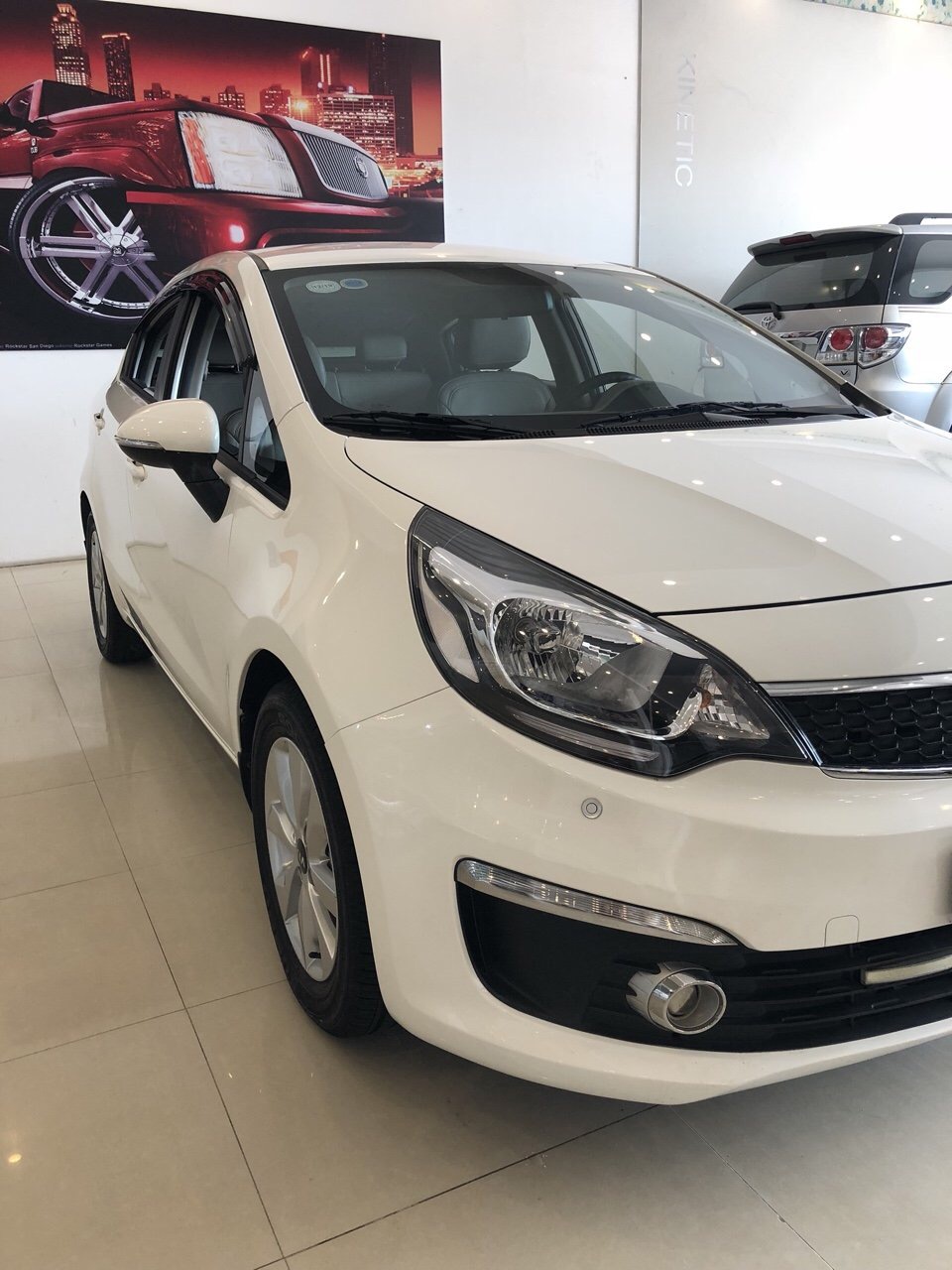 Kia Rio AT 2016 - Bán xe Kia Rio năm sản xuất 2016, màu trắng, xe nhập