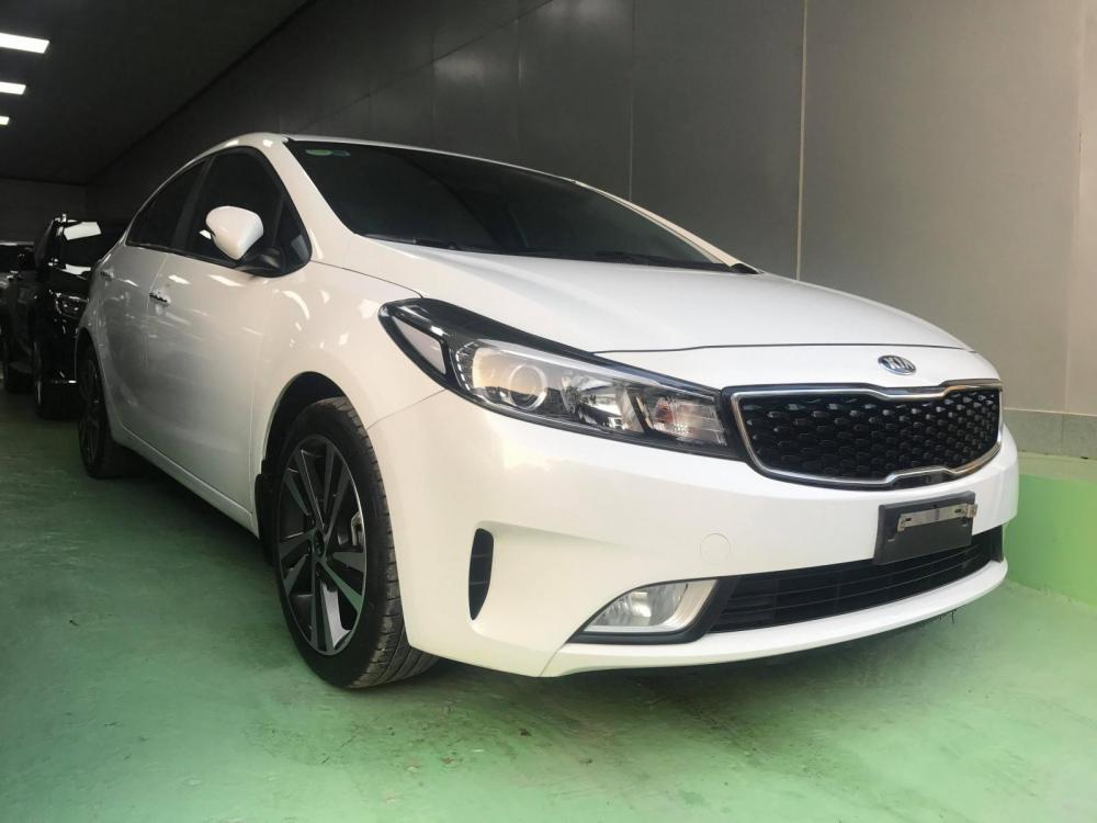 Kia Cerato 1.6MT 2018 - Cần bán Kia Cerato 1.6MT đời 2018, màu trắng