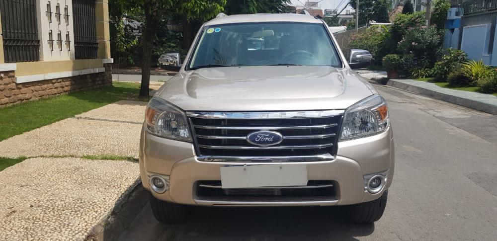 Ford Everest 2009 - Bán xe Ford Everest 7 chỗ màu hồng phấn, sx năm 2009, số sàn, máy dầu