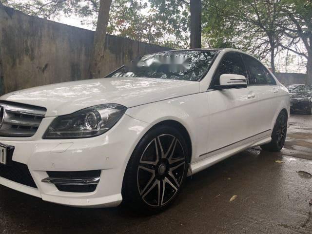 Mercedes-Benz C class  C300 AMG Plus  2013 - Bán ô tô Mercedes C300 AMG Plus đời 2013, màu trắng còn mới