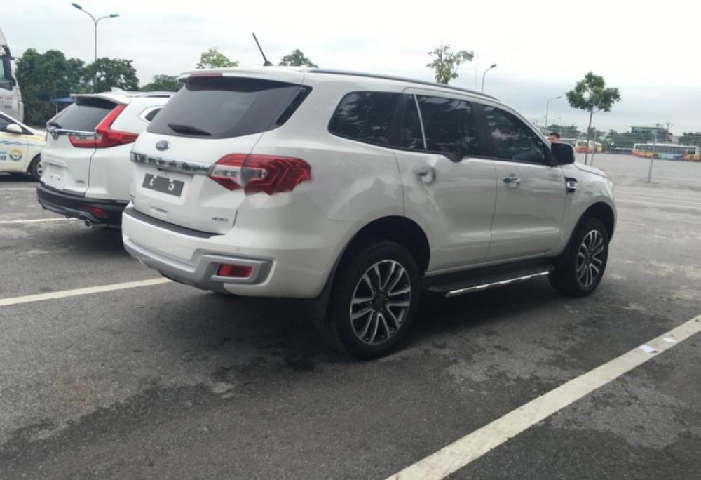 Ford Everest Titanium 2.0L 4x4 AT 2018 - Cần bán Ford Everest Titanium 2.0L 4x4 AT đời 2018, màu trắng, nhập khẩu