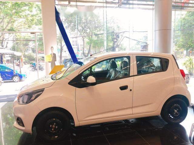 Chevrolet Spark Duo 2018 - Cần bán Chevrolet Spark Duo năm 2018, màu trắng, giá 299tr