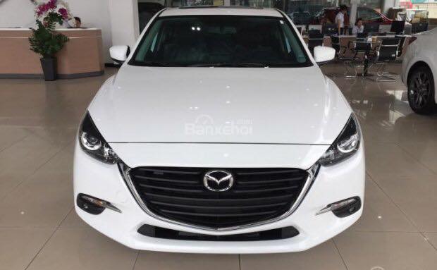 Mazda 3 1.5 SD 2018 - Bán xe Mazda 3 1.5 mới 100% màu trắng, có sẵn xe chỉ cần đưa trước 190tr là có xe tại Phạm Văn Đồng-LH 0345315602