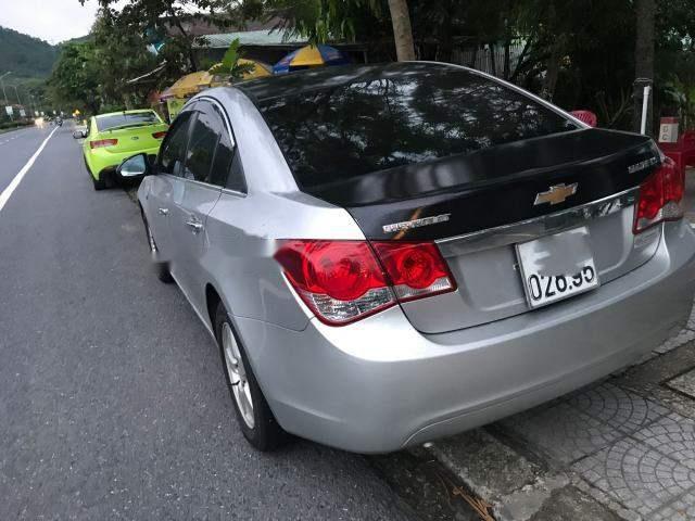 Chevrolet Cruze   2011 - Cần bán gấp Chevrolet Cruze đời 2011, màu bạc