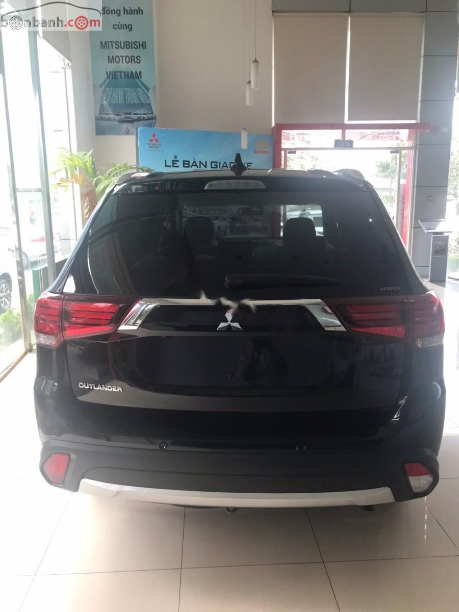 Mitsubishi Outlander 2.4 CVT Premium 2018 - Bán Mitsubishi Outlander 2.4 CVT Premium sản xuất 2018, màu đen