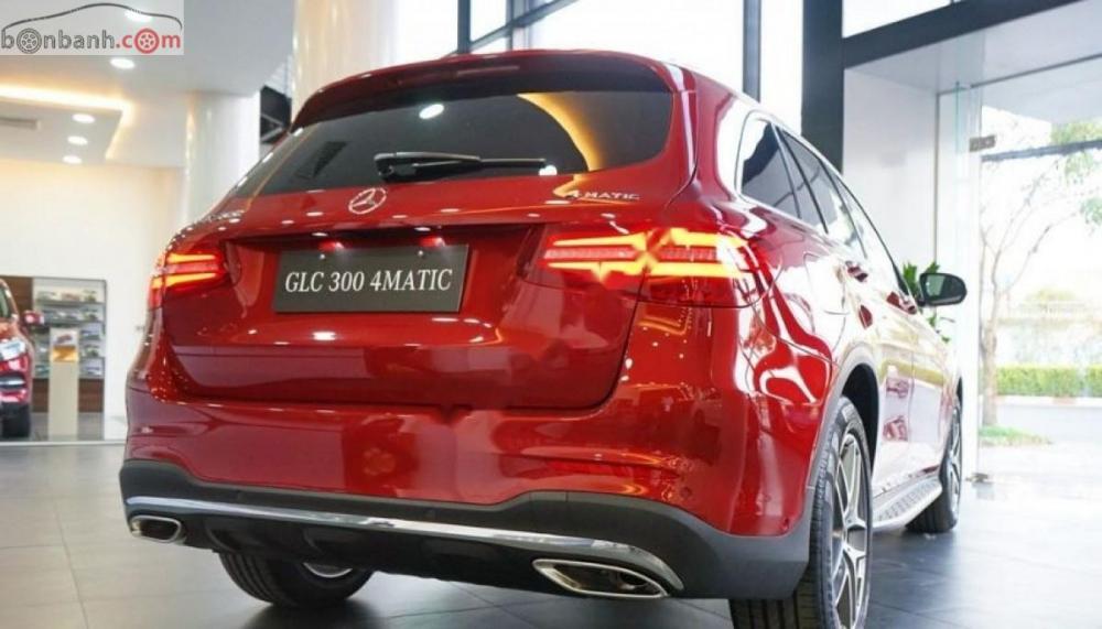 Mercedes-Benz GLC-Class GLC 300 4Matic 2018 - Bán Mercedes GLC 300 4Matic sản xuất năm 2018, màu đỏ