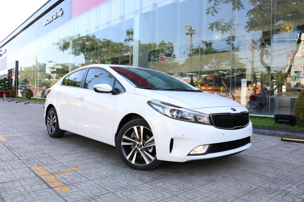 Kia Cerato 1.6 AT 2018 - Bán Kia Cerato 2018 - Bản 1.6 AT - Có sẵn xe giao ngay