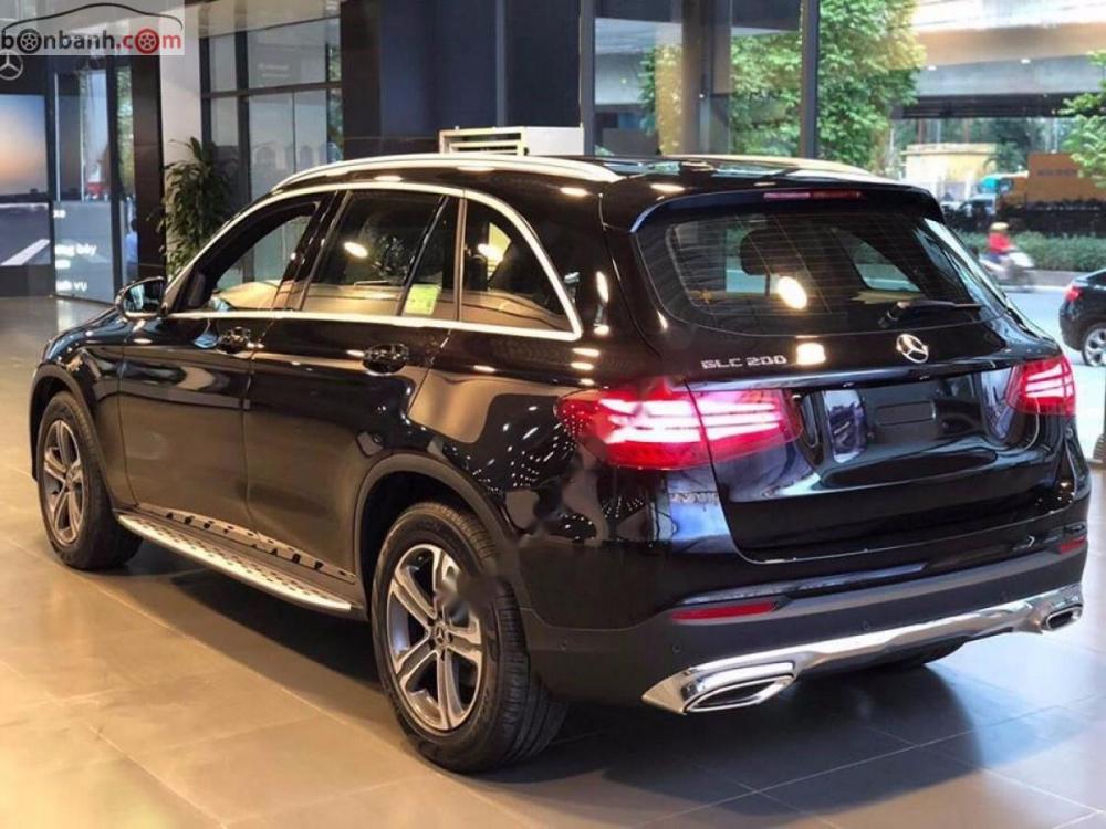 Mercedes-Benz GLC-Class GLC 200 2018 - Cần bán xe Mercedes GLC 200 năm sản xuất 2018, màu đen