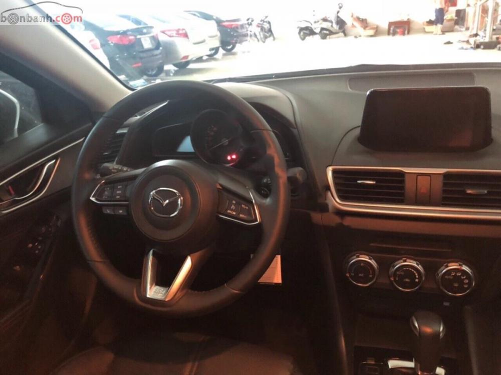 Mazda 3 1.5 AT 2018 - Xe Mazda 3 1.5 AT 2018, màu trắng chính chủ, giá 688tr