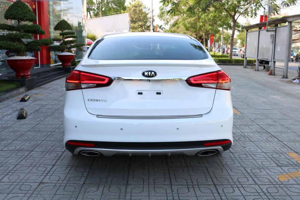 Kia Cerato 1.6 AT 2018 - Bán Kia Cerato 2018 - Bản 1.6 AT - Có sẵn xe giao ngay