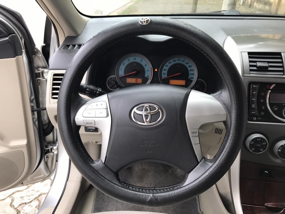 Toyota Corolla altis 1.8 G 2013 - Bán xe Toyota Corolla Altis 1.8G đời 2013, màu bạc. Hàng cực tuyển