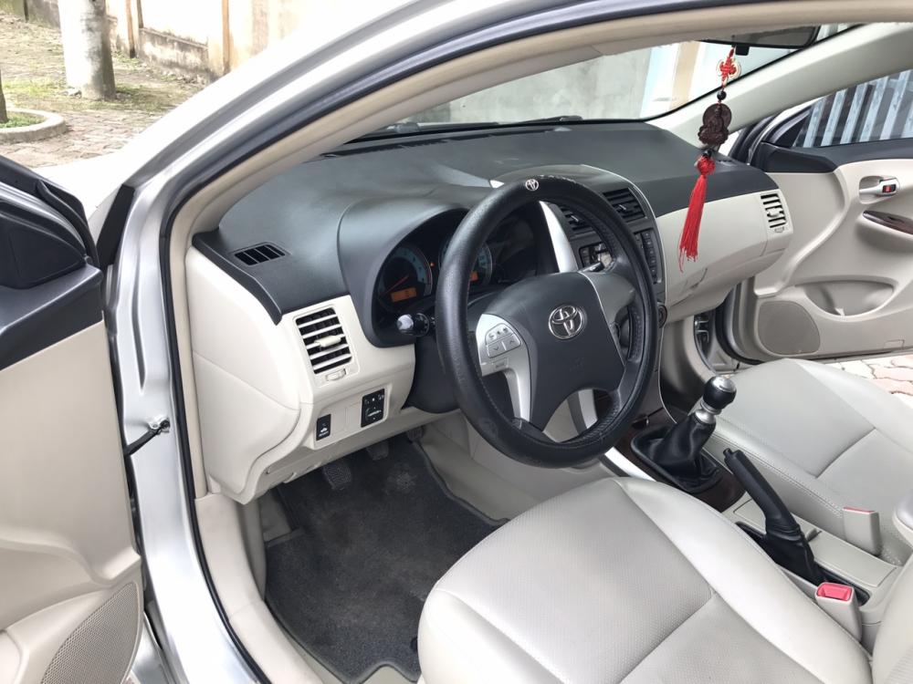 Toyota Corolla altis 1.8 G 2013 - Bán xe Toyota Corolla Altis 1.8G đời 2013, màu bạc. Hàng cực tuyển