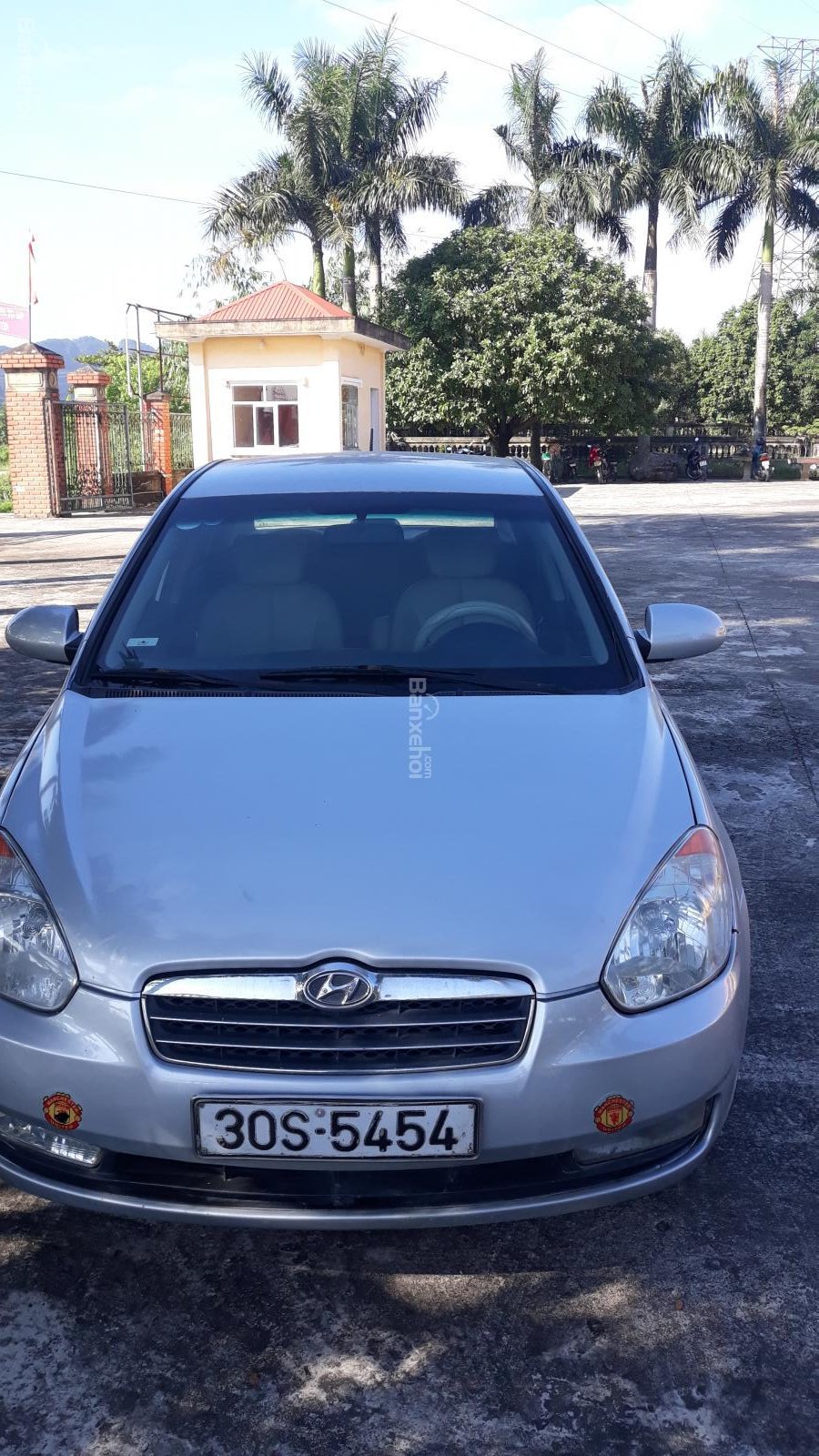 Hyundai Verna 2009 - Cần bán Hyundai Verna năm sản xuất 2009 số tự đông, màu bạc, xe nhập khẩu nguyên chiếc