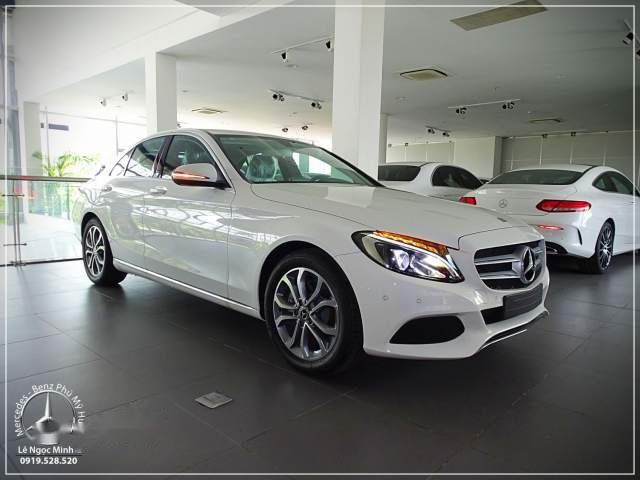 Mercedes-Benz C class  C200   2018 - Cần bán Mercedes C200 sản xuất năm 2018, màu trắng, xe nhập