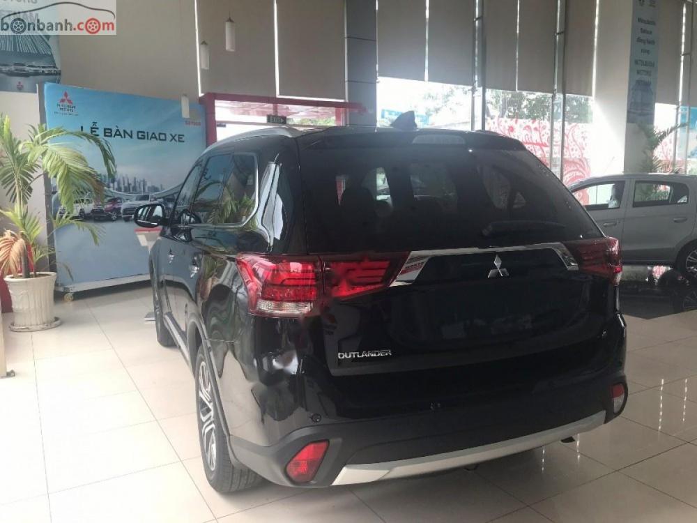 Mitsubishi Outlander 2.4 CVT Premium 2018 - Bán Mitsubishi Outlander 2.4 CVT Premium sản xuất 2018, màu đen