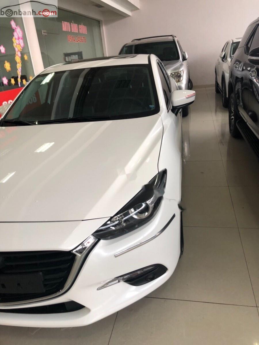 Mazda 3 1.5 AT 2018 - Xe Mazda 3 1.5 AT 2018, màu trắng chính chủ, giá 688tr