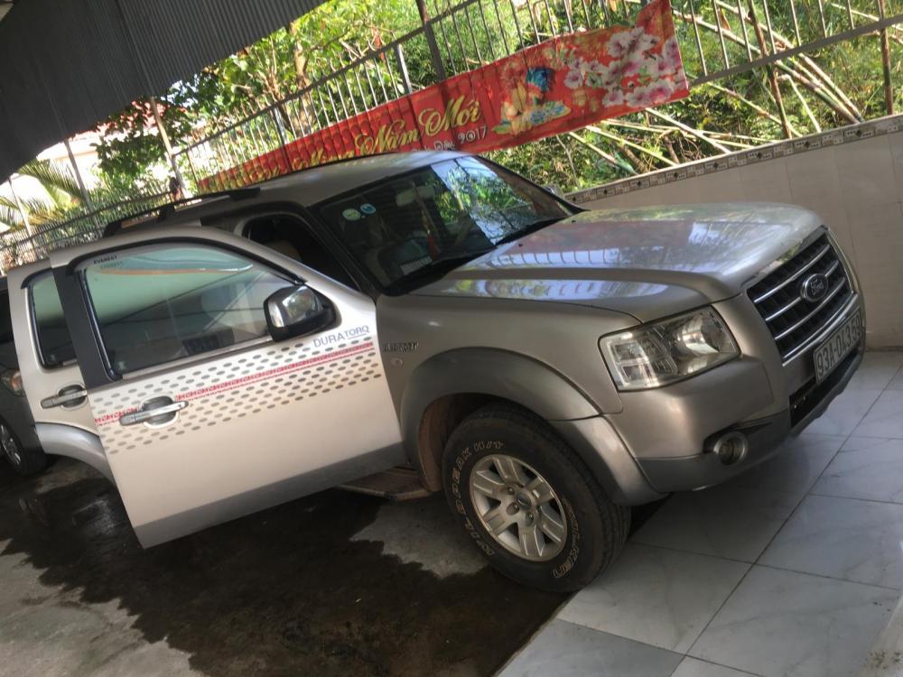 Ford Everest 2007 - Gia đình bán xe Ford Everest cũ 2007, form mới, máy dầu, số sàn